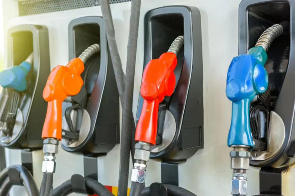 Petrol Diesel Prices on April 29, 2026: சென்னையில் பெட்ரோல் விலை இதுவா? இன்றைய நிலவரம் இதோ!